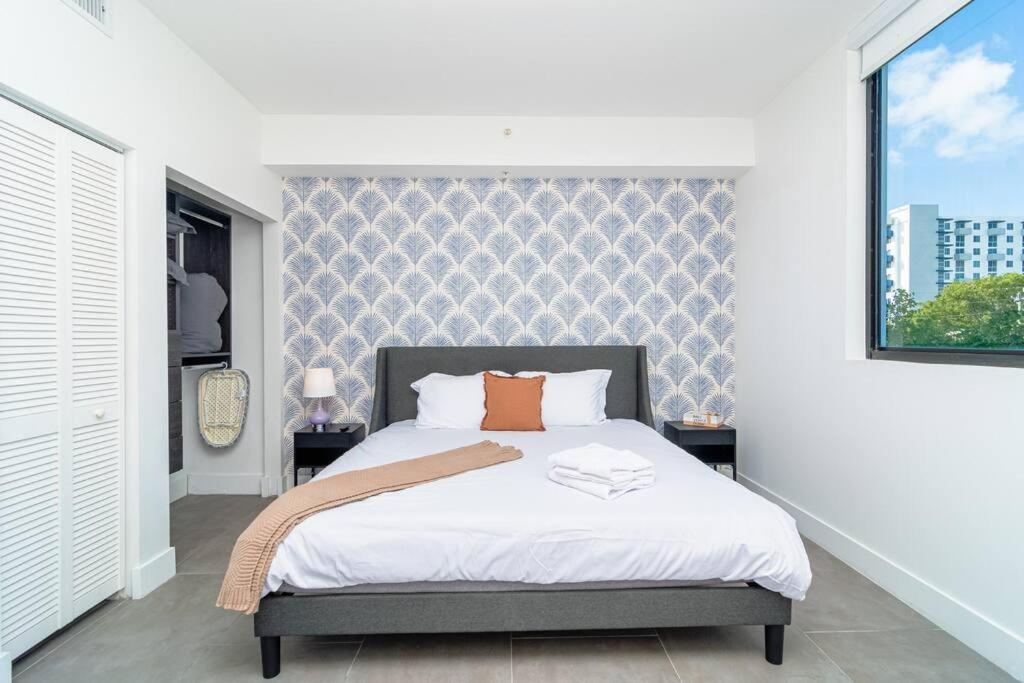 King Bed Brand New Oasis Minutes To Brickell